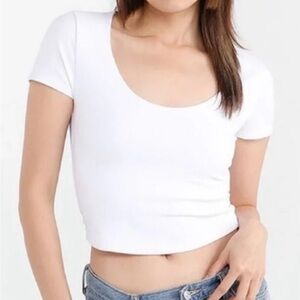 Abercrombie & Fitch White Scoop Neck Women's Cropped T-Shirt - XS (New w. tags)